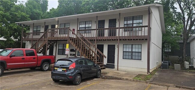 Primary Photo - 632 Whitham Ave