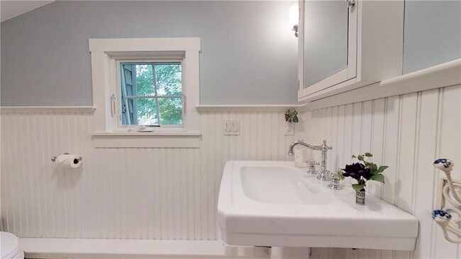 Building Photo - 95 Wood Ln