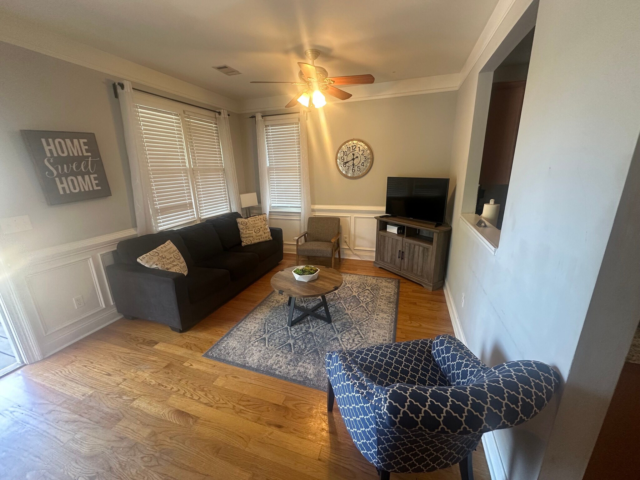Building Photo - Room in Duplex on Griffin St NW