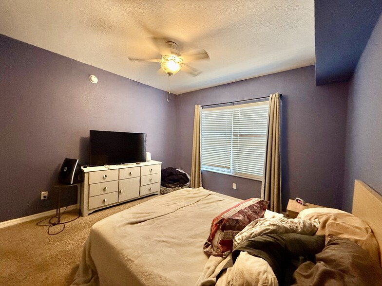 Building Photo - 8380 Bernwood Cove Loop