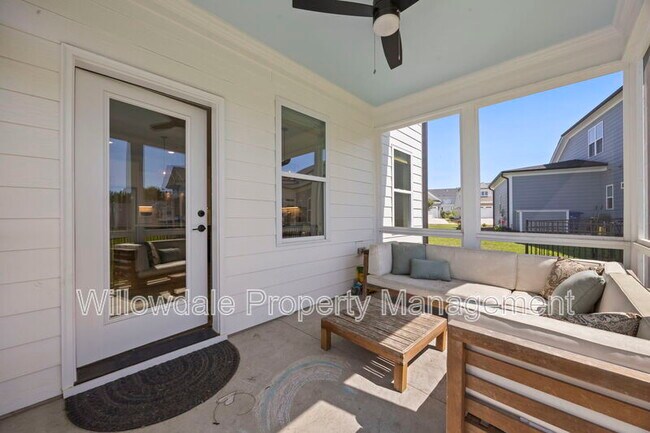 Building Photo - 2020 Moonraker Dr