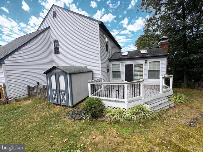 Building Photo - 3063 Schubert Dr