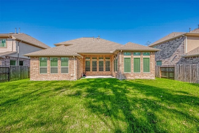 Building Photo - 12902 Sierra National Dr