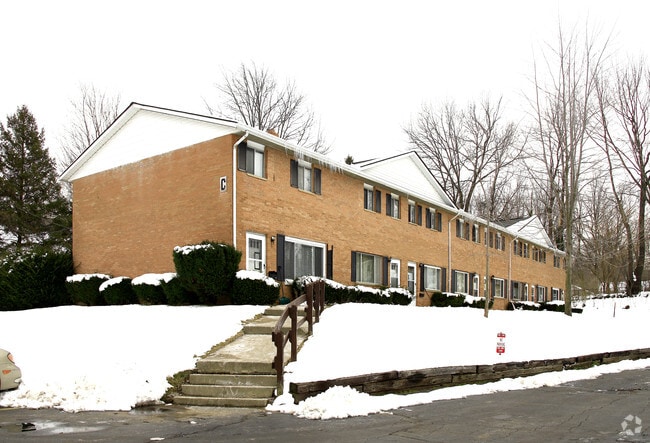 Hartstown Village Apartments - Cottonwood Lane Apartments