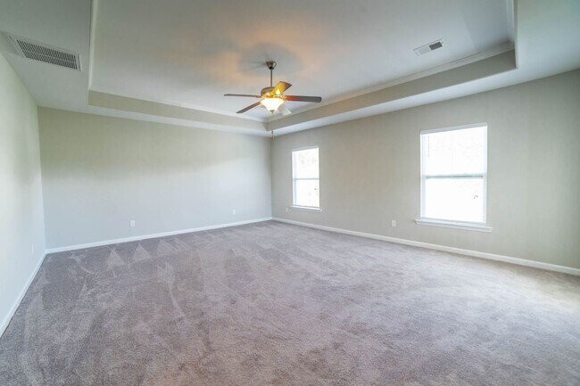 Building Photo - Available Now! ?? ?? ??!