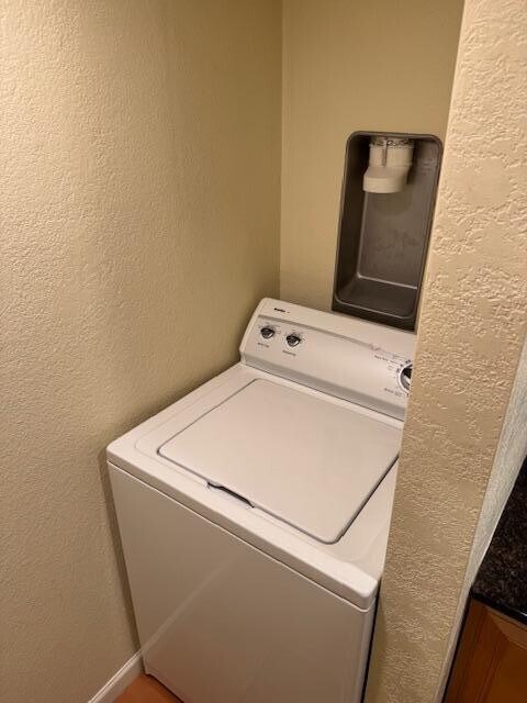 Building Photo - 740 W Elm St