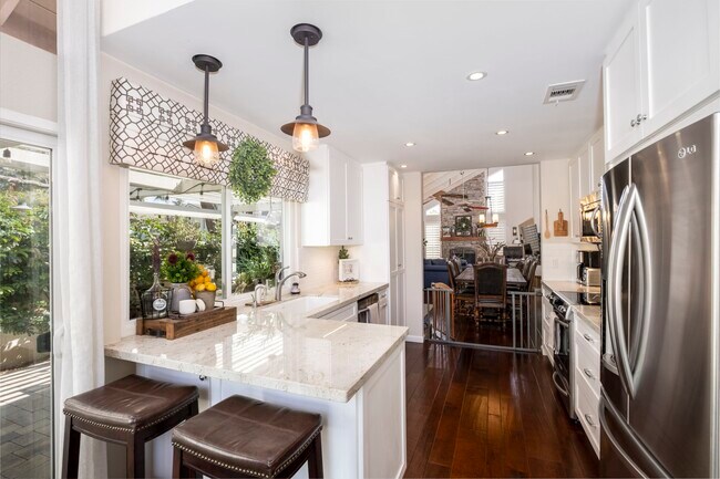 Building Photo - 4971 Hemlock