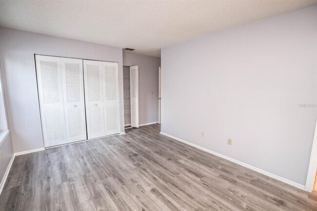 Building Photo - 2764 Kavalier Dr