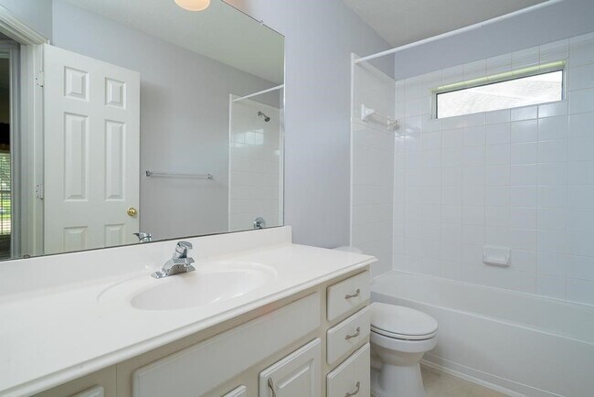 Building Photo - 7415 Vine Grove Ct