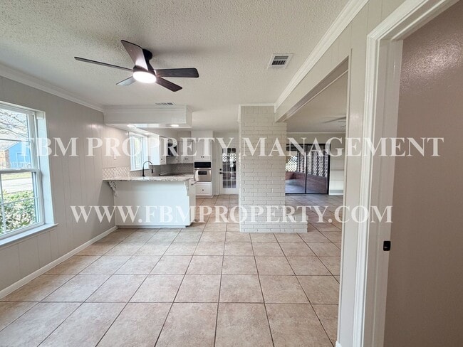 Building Photo - 509 Lake Park Ave