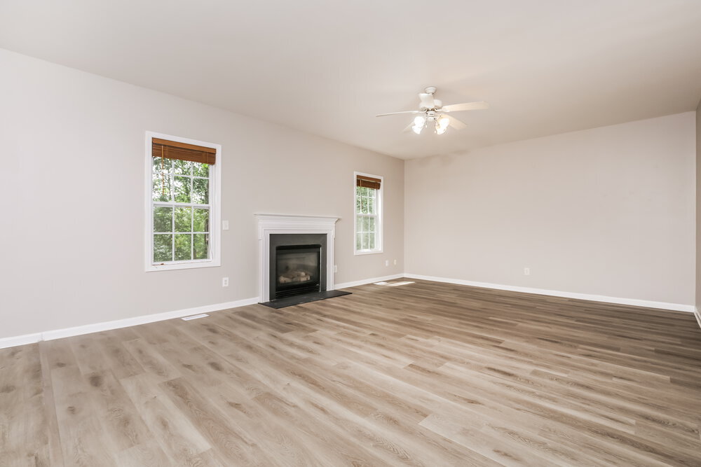 Building Photo - 136 Roan Dr