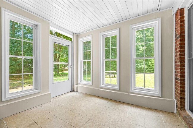Building Photo - 2902 Bridle Creek Dr SW