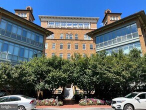 Building Photo - 2425 L St NW