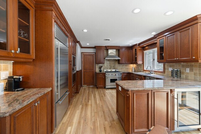 Building Photo - 2A Cherry Ln