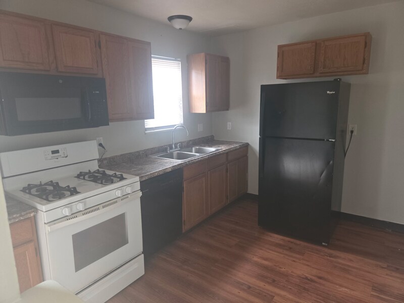 Building Photo - 417 Mathews Rd