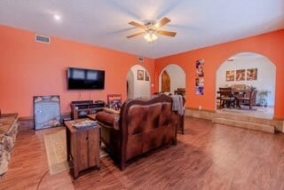 Building Photo - 2112 Castle Ct