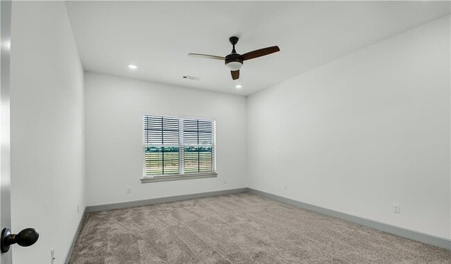 Building Photo - 1000 Tracey Ln