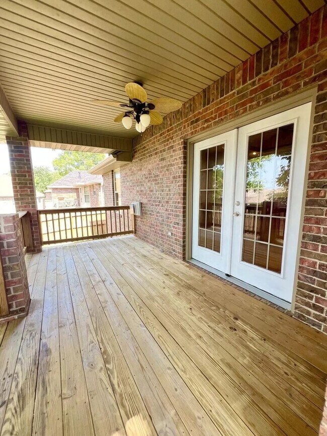 Building Photo - Beautiful Home in Nixa! Wont Last!