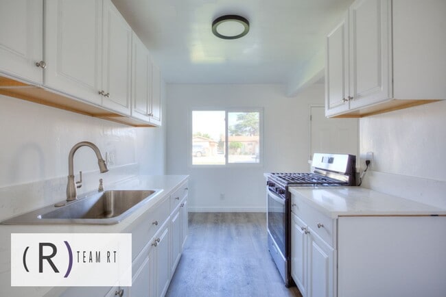 Building Photo - Adorable Newly Remodeled 1 Bed 1 Bathroom ...