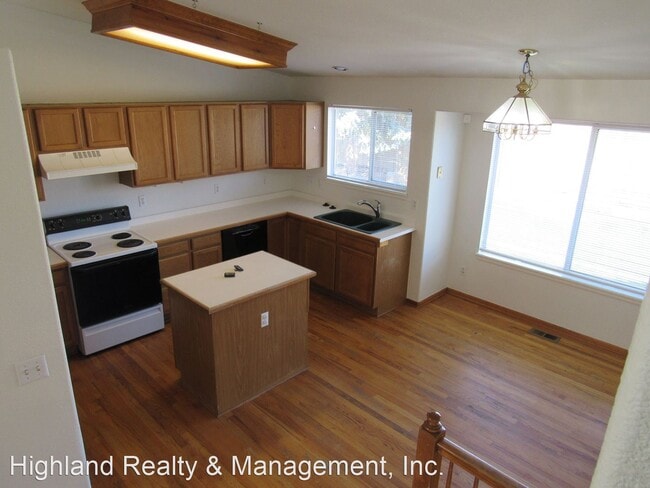 Building Photo - 3 br, 3.5 bath House - 5637 W 118th Place