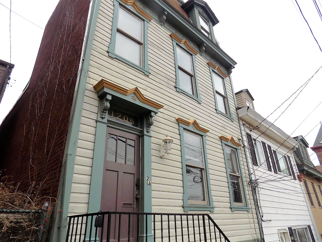Building Photo - 1206 Middle St
