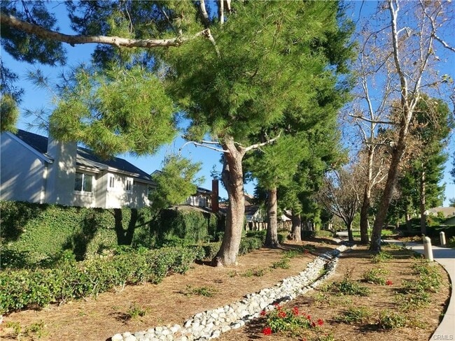 Building Photo - 27 Bluecoat
