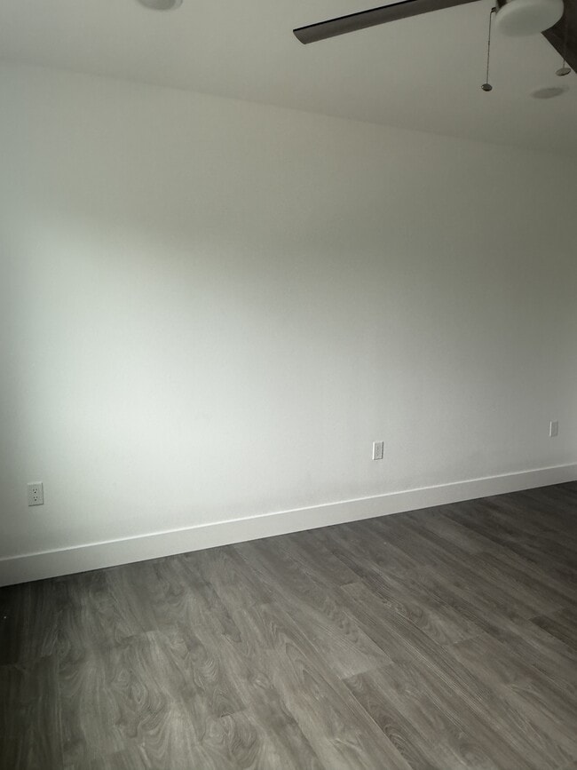 Building Photo - 4700 W Sassy Ave