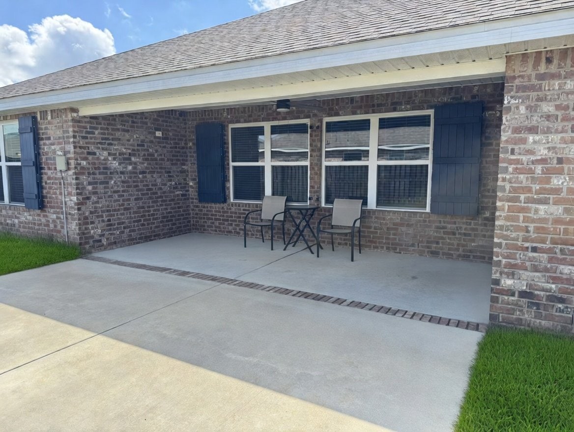 Building Photo - 15340 Leighwood Ln