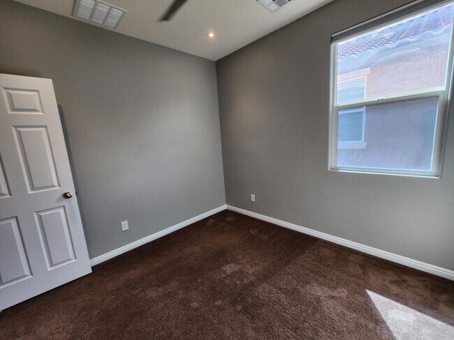 Building Photo - Beautiful Single Story 3 Bedroom close to Cadence