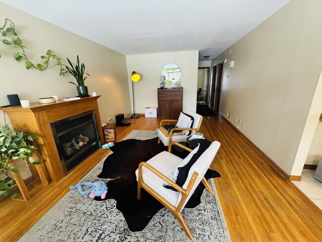 Building Photo - Spacious 5-Bed Home with Finished Basement & Gleaming Hardwood Floors in St. Louis Park!