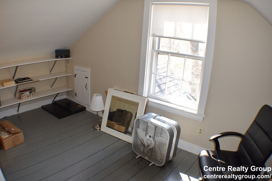 Building Photo - 1056 Beacon St
