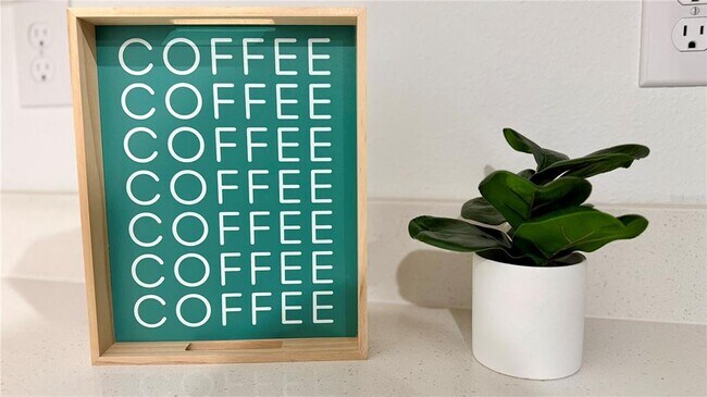 Building Photo - 3710 King Hill Dr