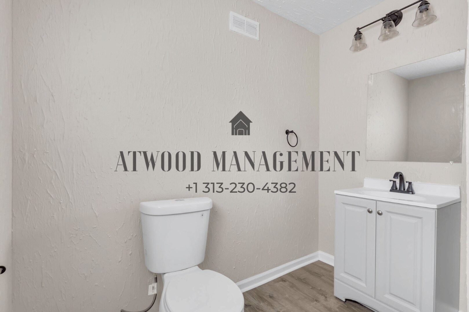 Building Photo - This beautifully updated 3-bedroom, 1-bath single-family home is ready for move-in!