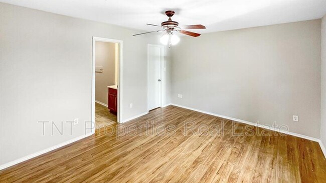 Building Photo - 1100 Cottage Grove Cir
