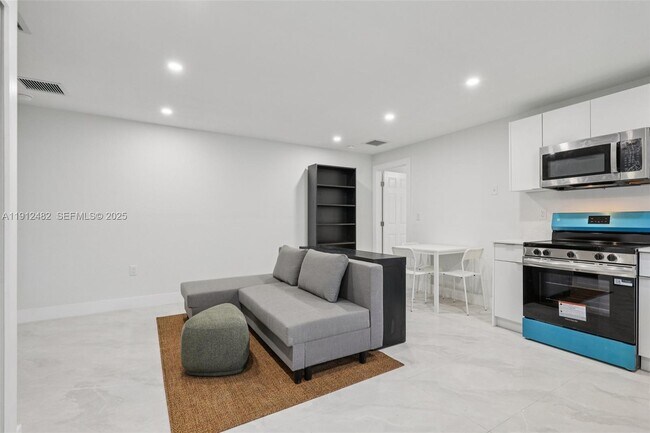 Building Photo - 17003 SW 107th Pl