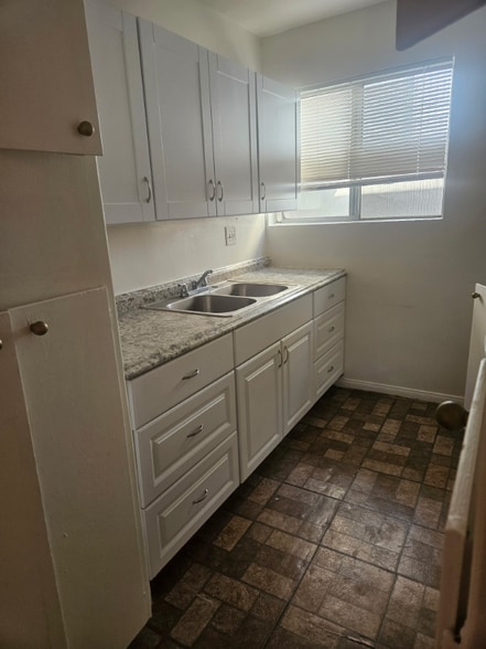 Building Photo - 252 Serrano Ave