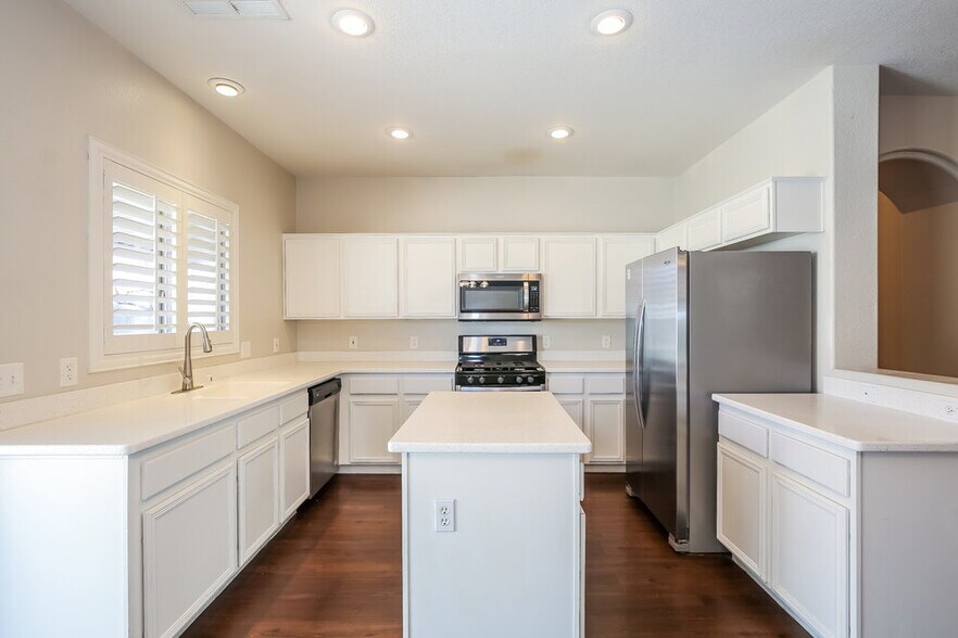 Building Photo - 3012 Pumpkin Harvest Ave