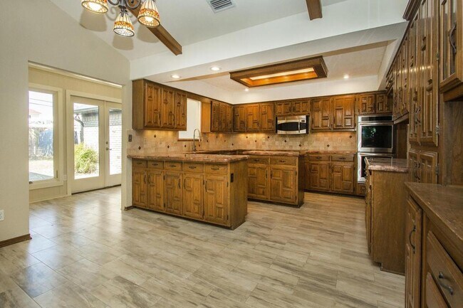 Building Photo - 9743 Burney Dr