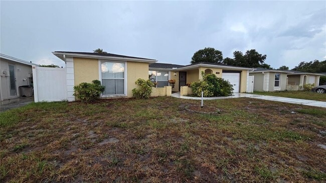 Building Photo - 7340 Brentwood Dr