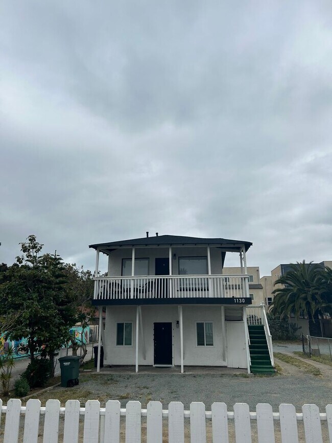 Building Photo - 1130 Palm Ave