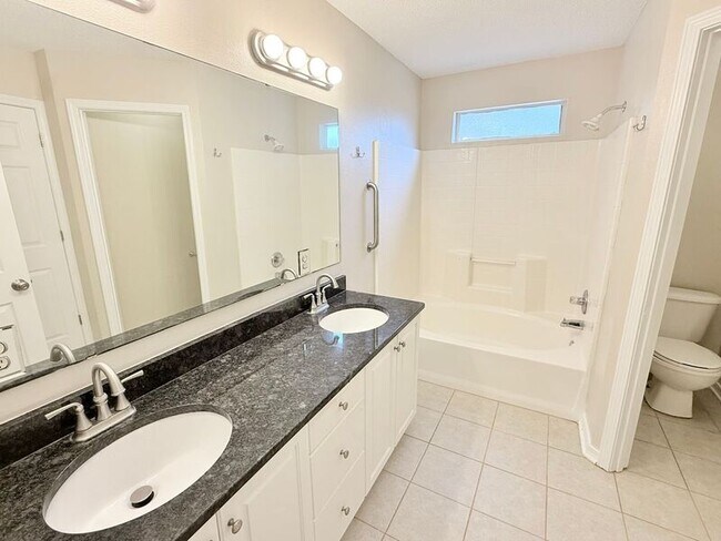 Building Photo - 4530 Chantilly Way