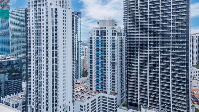 Building Photo - 1050 Brickell Ave