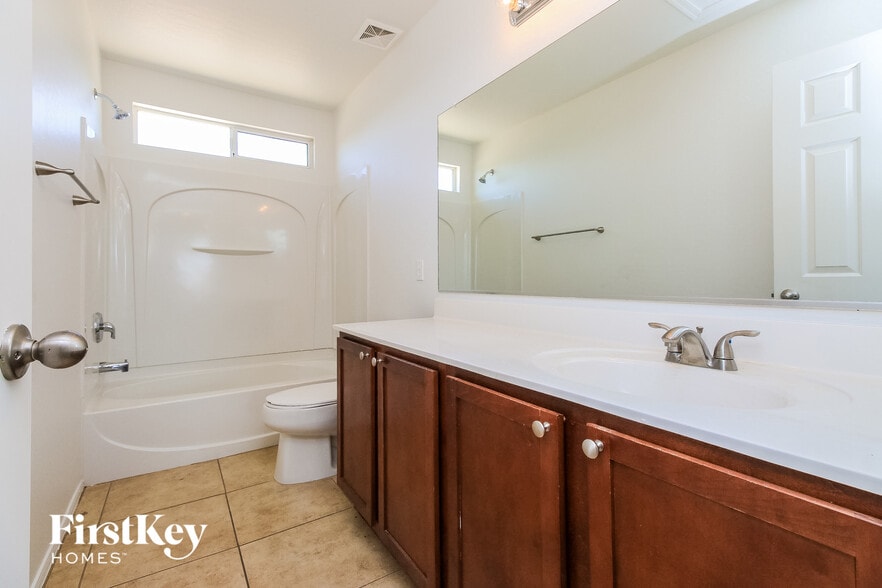 Building Photo - 28183 N Superior Rd