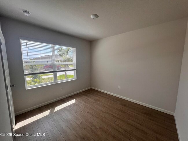 Building Photo - 1493 Garabaldi Cir SE