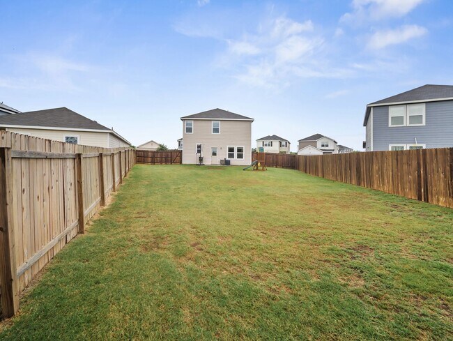 Building Photo - 5484 Rue Girard