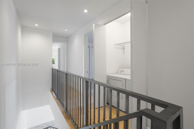 Building Photo - 2786 SW 34th Ave