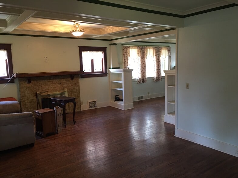 Beautiful hardwood floors - 905 N Rebecca Pl
