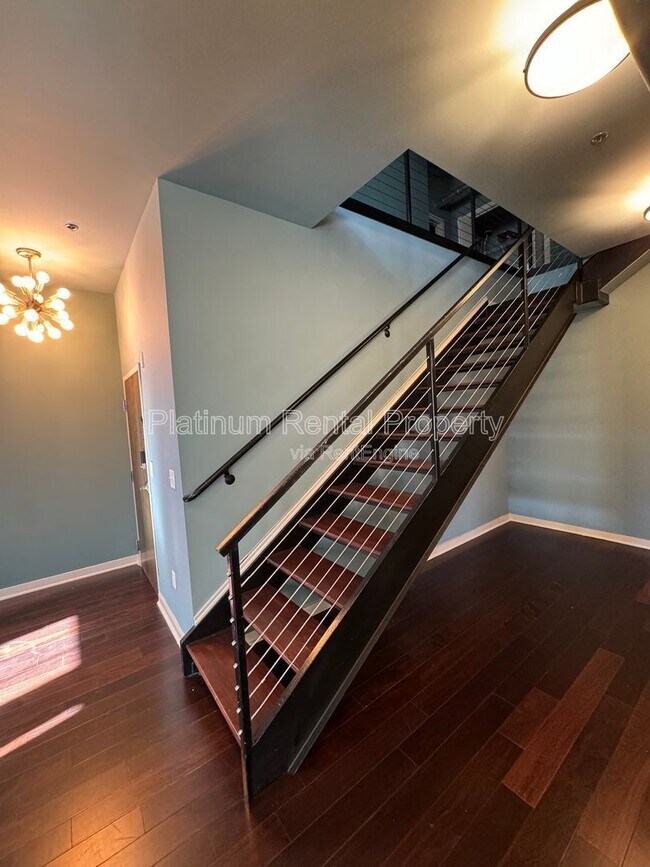 Building Photo - 264 19th St NW