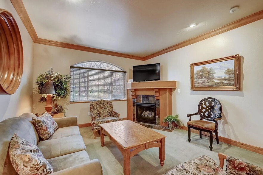 Building Photo - 840 Bigler Ln