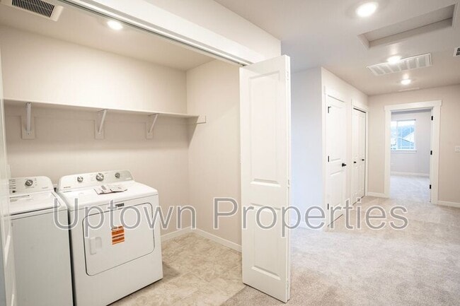 Building Photo - 16959 SW Leaf Ln